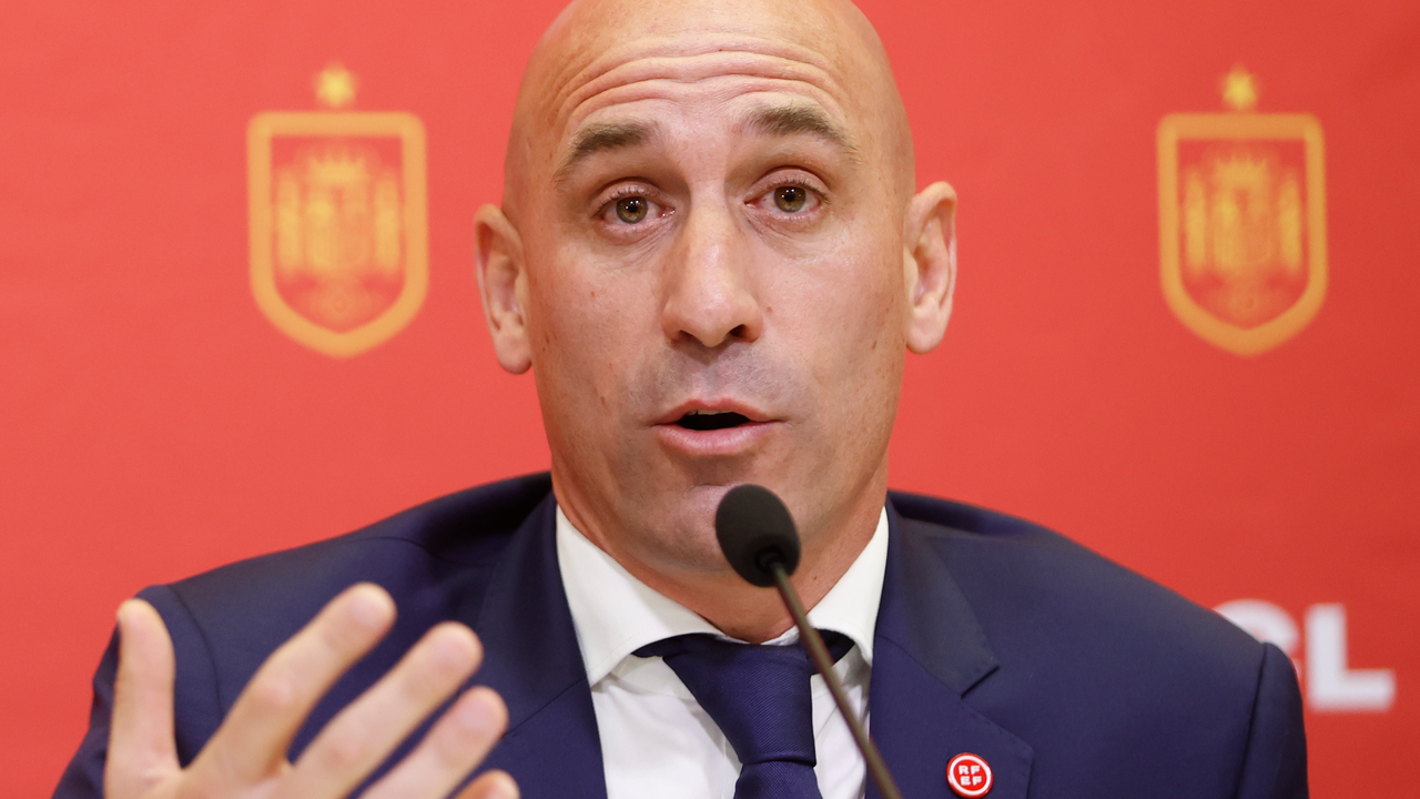 El presidente de la Real Federaci&oacute;n Espa&ntilde;ola de F&uacute;tbol, Luis Rubiales, durante una rueda de prensa. / Mariscal