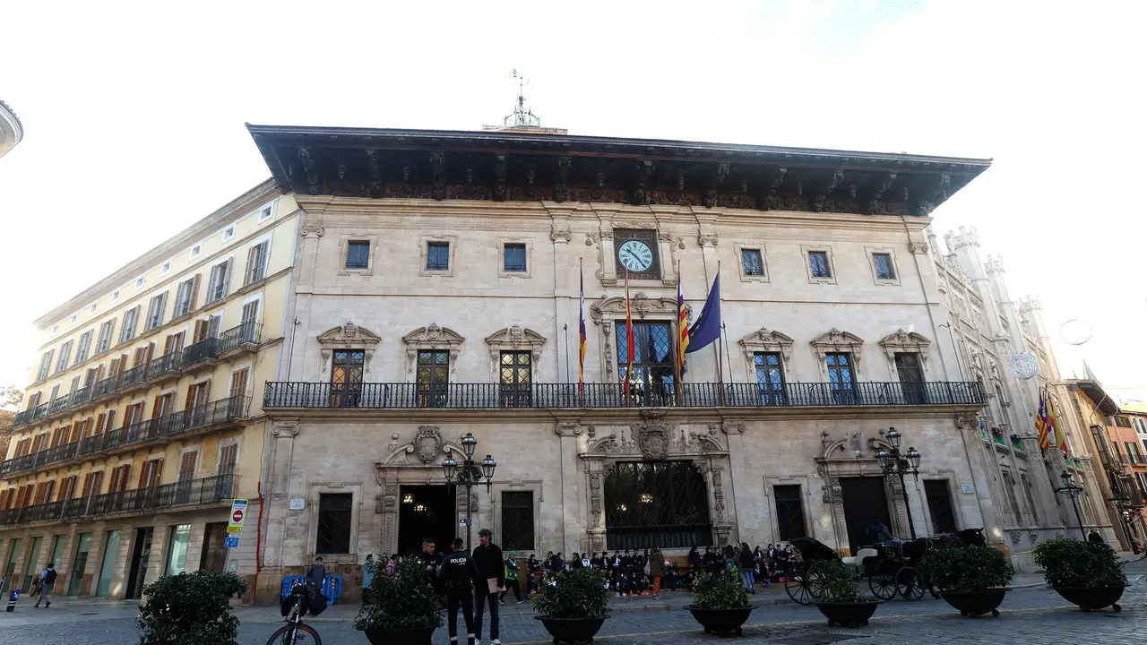 Fachada del Ayuntamiento de Palma. / Isaac Buj
