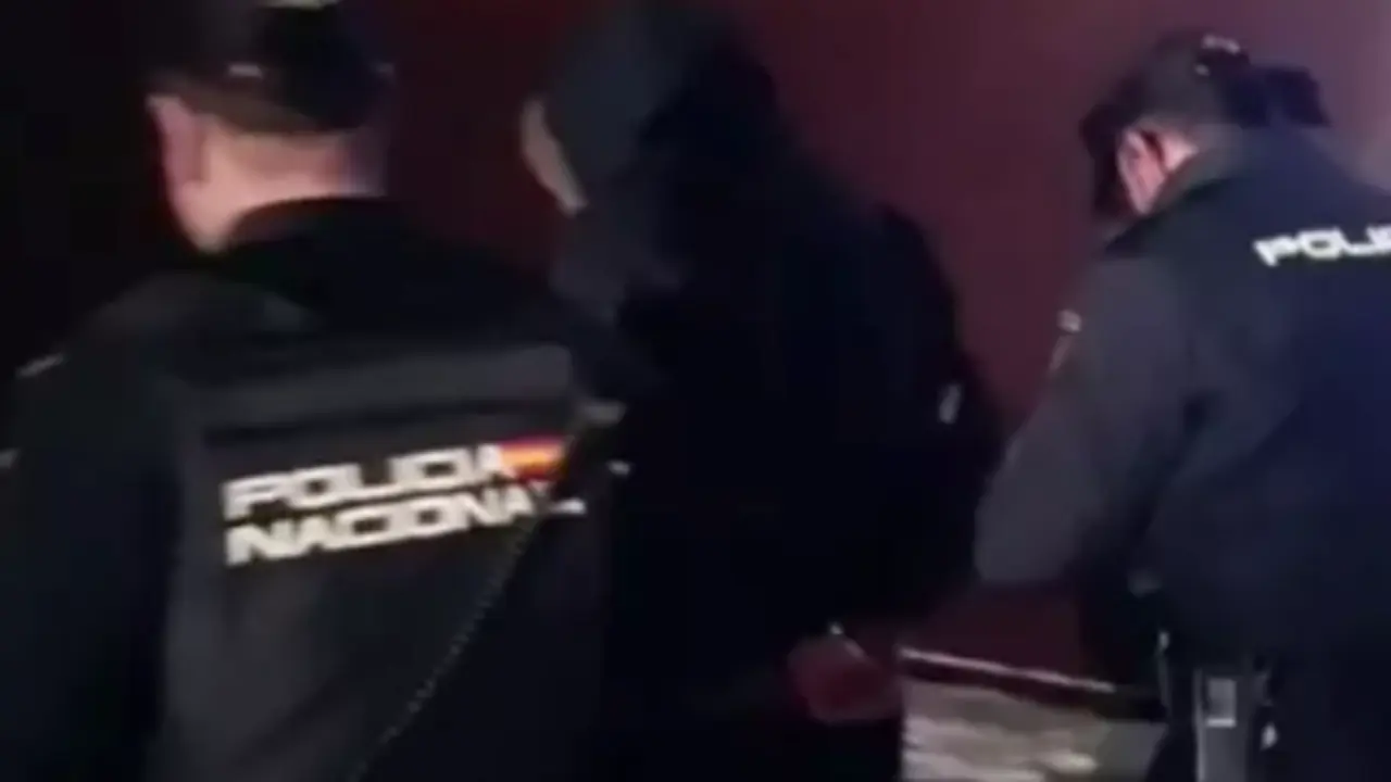 Detenci&oacute;n de uno de los redicales del Burgos CF./ CNP