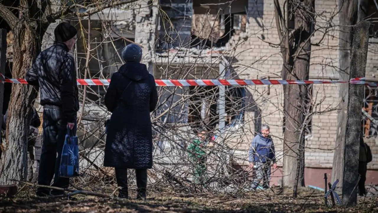 Imagen de los ataques rusos en la ciudad ucraniana de Kramatorsk . EFE / YEVGEN HONCHARENKO