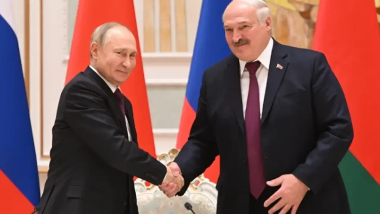 Putin y Lukashenko en Minsk. EFE/PAVEL BEDNYAKOV