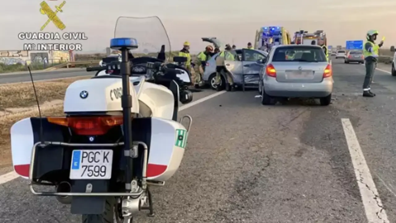 Instant&aacute;nea de uno de los accidentes provocados por la investigada. / GC