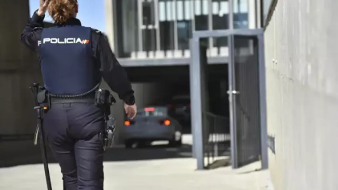 Agente de Polic&iacute;a Nacional. / CNP