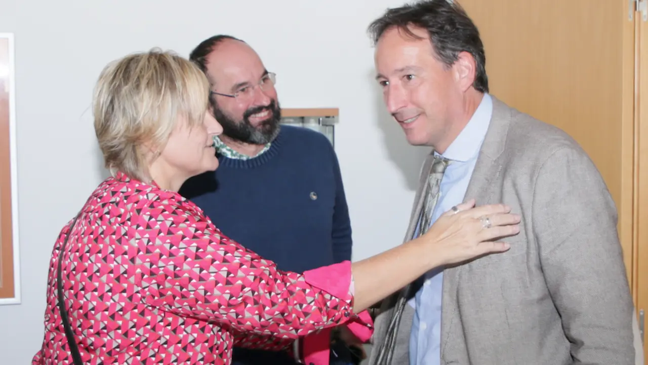 La alcaldesa de Camargo, Esther Bolado y el consejero cesado por la corrupci&oacute;n regional, Jos&eacute; Luis Gochicoa. / ALERTA
