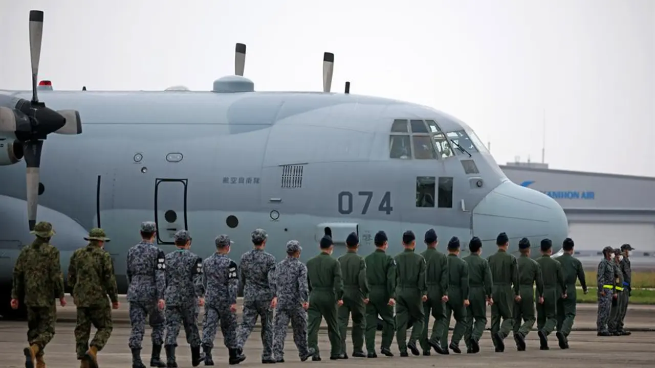 La fuerza a&eacute;rea de Jap&oacute;n prepara un avi&oacute;n para tambi&eacute;n evacuar a sus ciudadanos de Sud&aacute;n. EFE / Jiji
