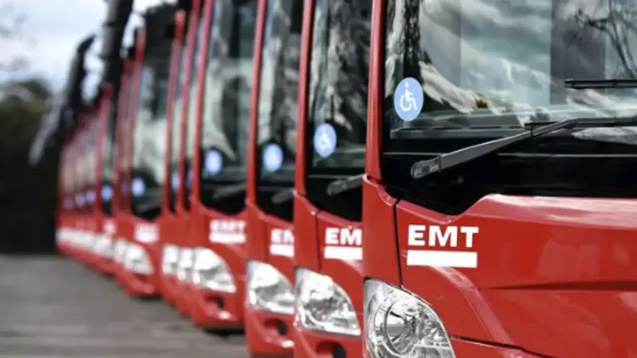 Autobuses de EMT de Valencia. / Jorge Gil