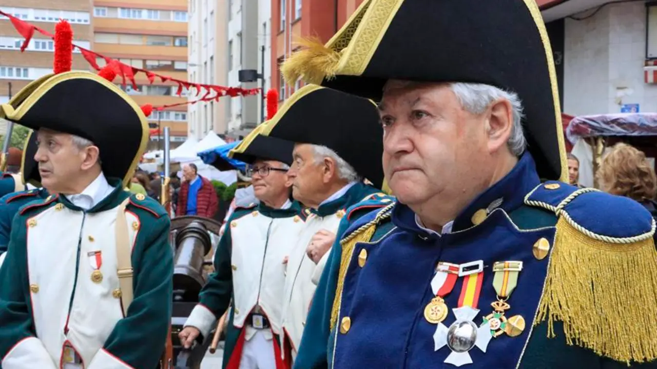 Camargo, el municipio c&aacute;ntabro en el que naci&oacute; Pedro Velarde, recrea la toma del pueblo por tropas napole&oacute;nicas, con campamentos y camargueses con prendas de la &eacute;poca, como homenaje a su h&eacute;roe del Dos de Mayo. EFE/ Celia Ag&uuml;ero Pereda