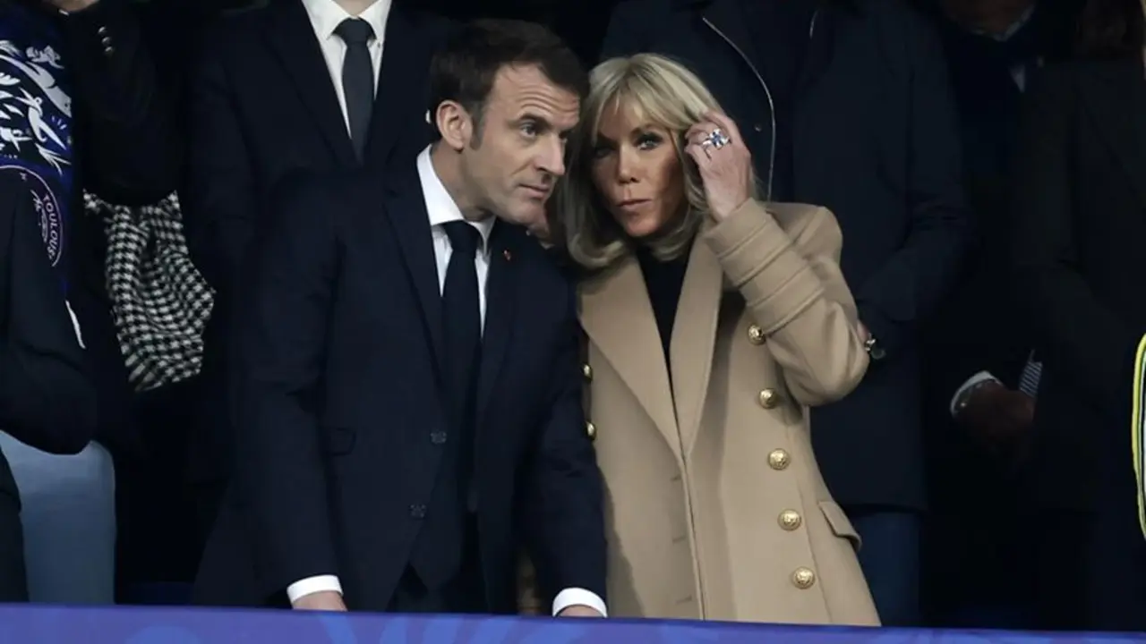 El presidente Emmanuel Macron y su esposa Brigitte asistieron al partido de la final de la Copa de Francia. EFE / CHRISTOPHE PETIT TESSON