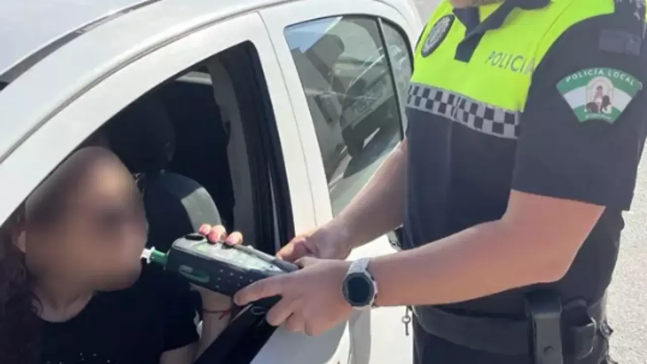 Control de alcoholemia de la Polic&iacute;a Local de Algeciras. / AA