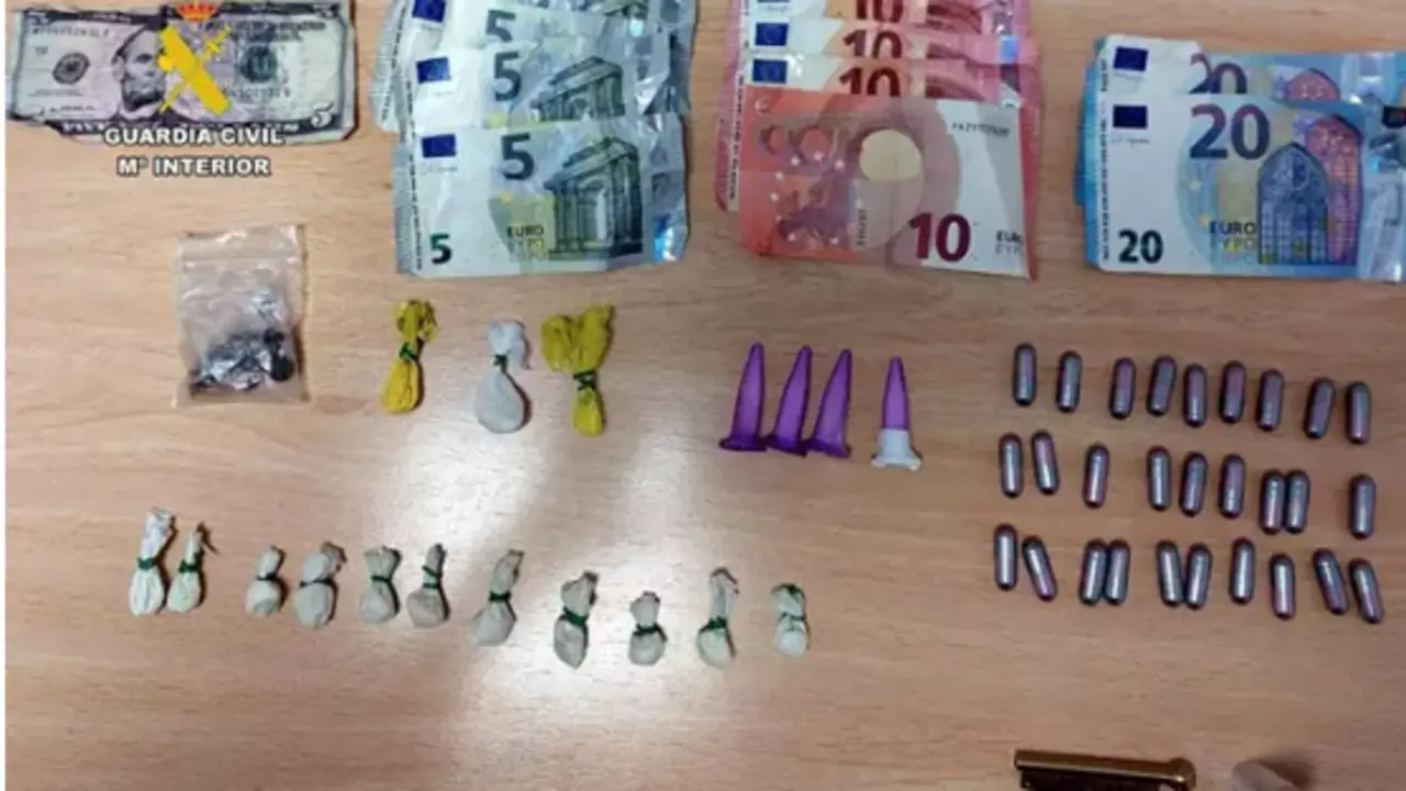 Material interceptado en la operaci&oacute;n. / GC