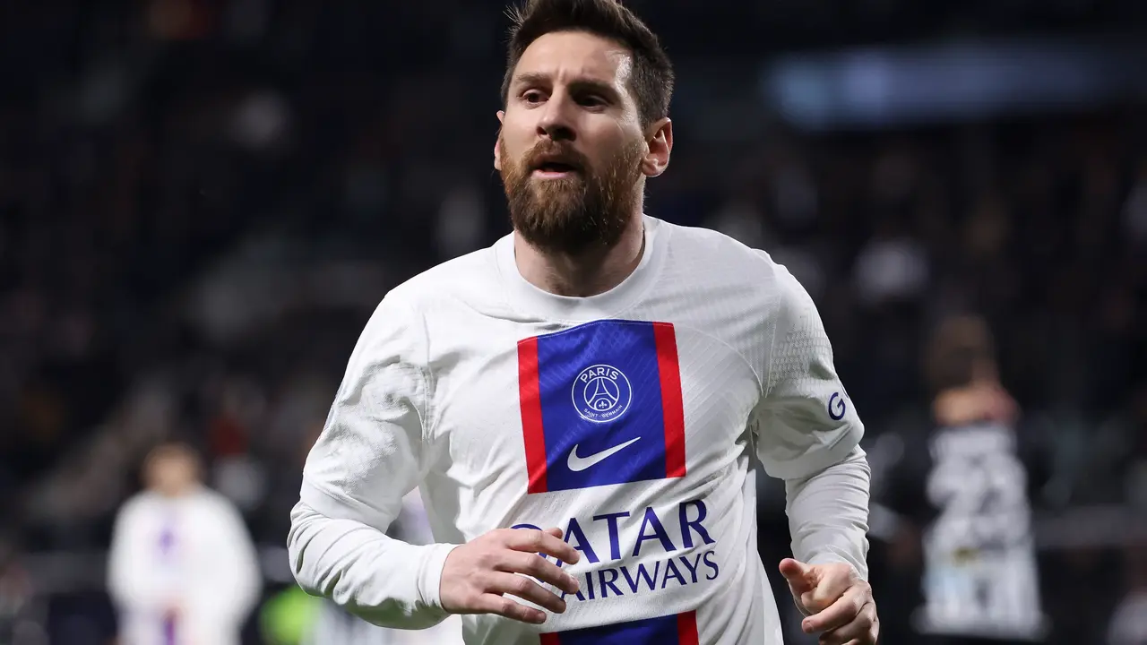 Leo Messi durante un partido con el PSG. / Jean Catuffe