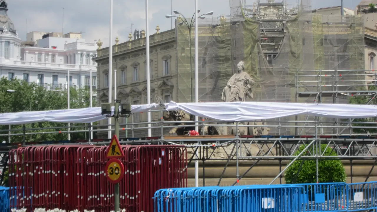 La plaza de Cibeles preparada para celebrar un triunfo del Real Madrid. / EP