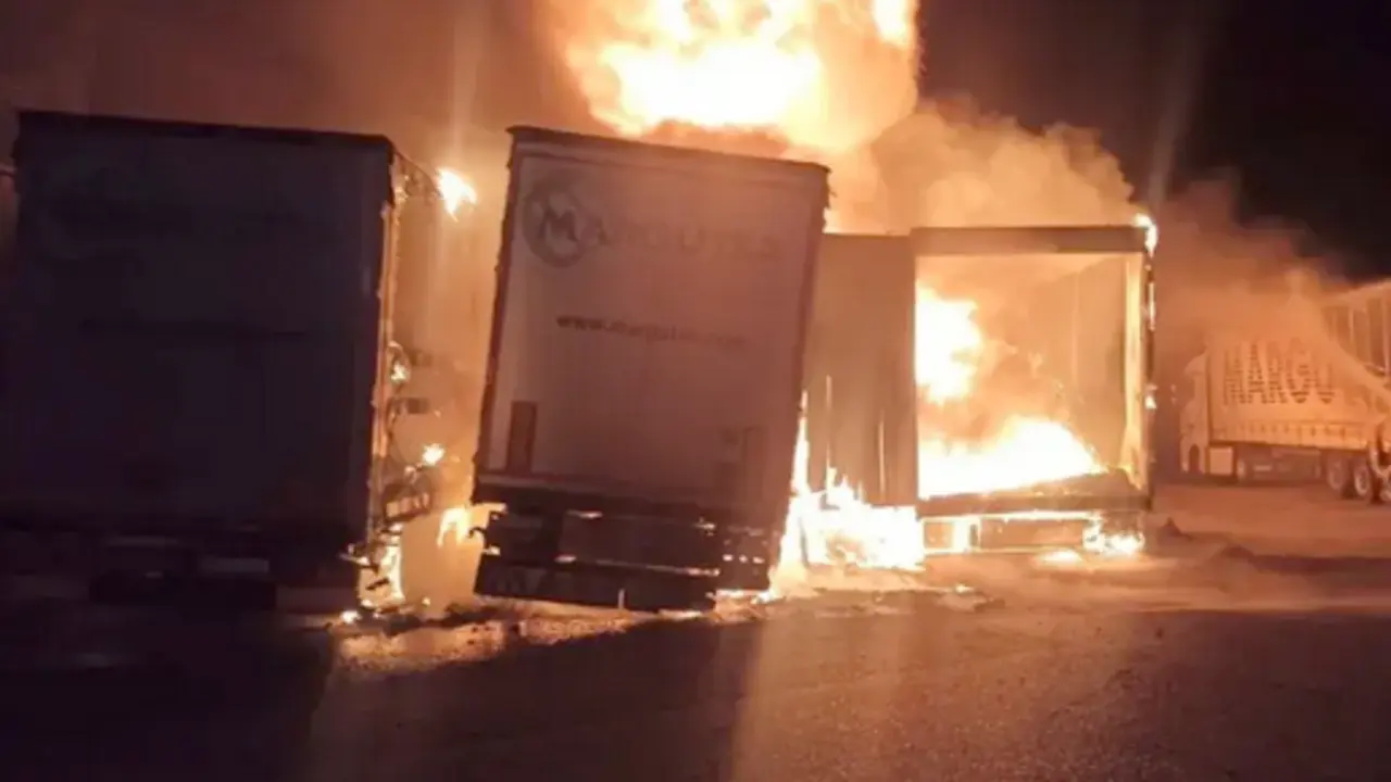 Incendio de camiones de Heras. / BS