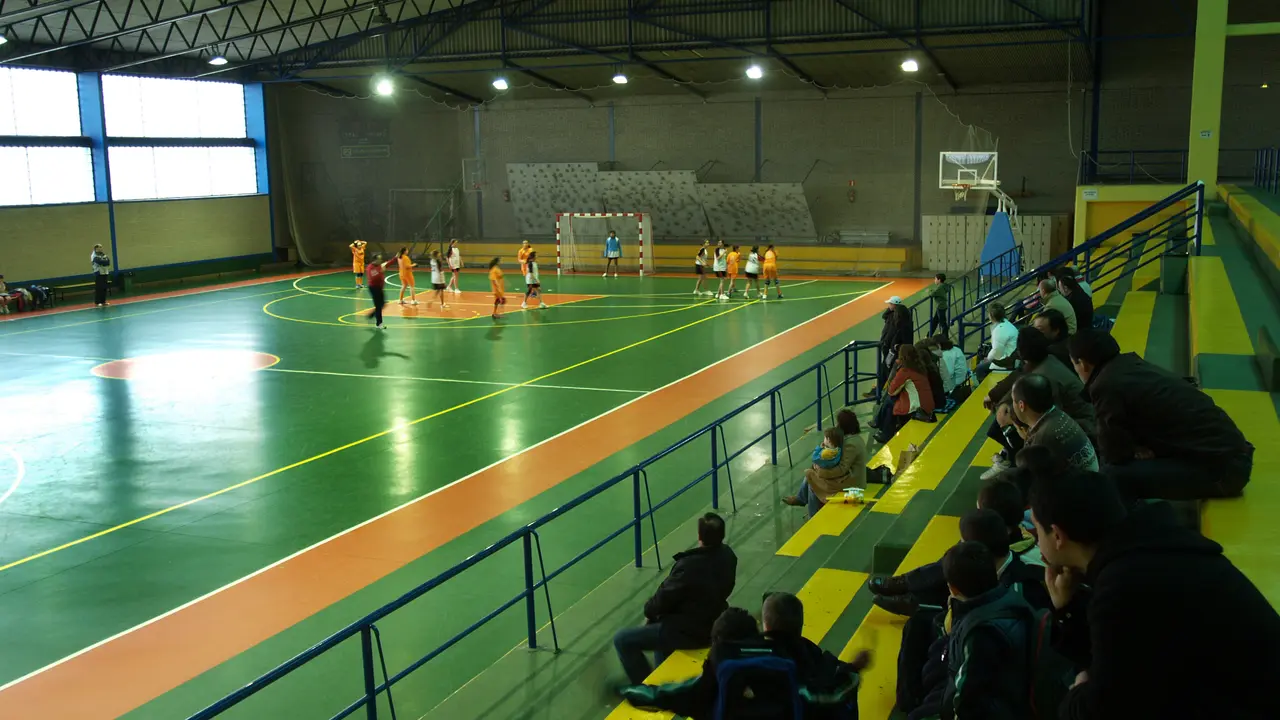 Pabell&oacute;n municipal de Revilla de Camargo. / AC