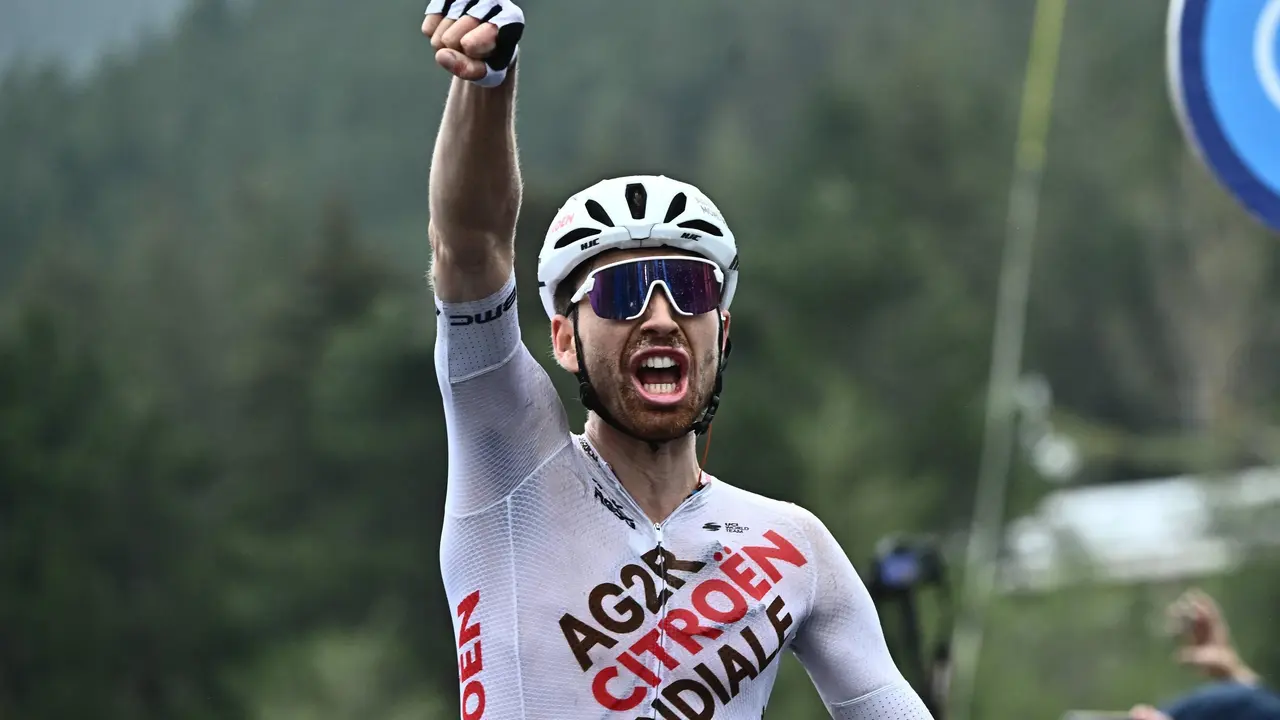 El franc&eacute;s Aurelien Paret Peintre (Ag2r Citr&ocirc;en). / LUCA ZENNNARO