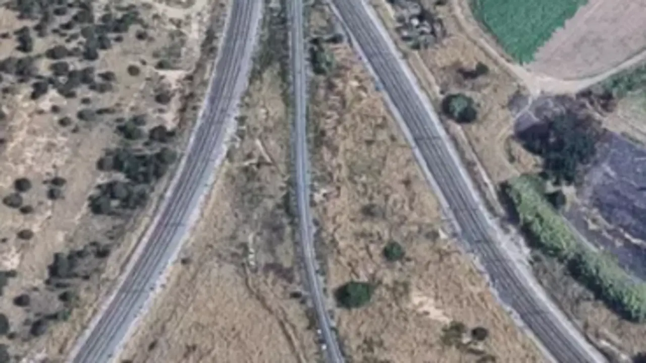 V&iacute;as de tren a la altura del paso elevado, donde se ha producido el arrollamiento mortal. / GM