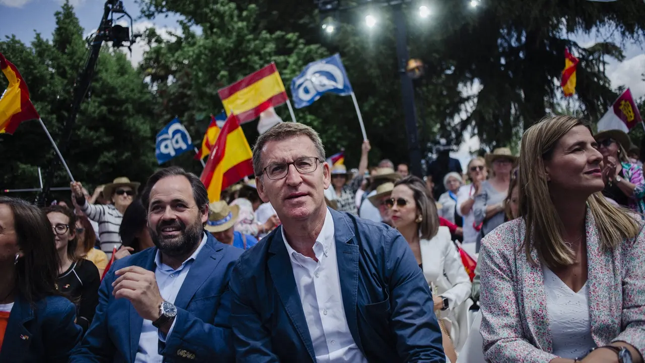 El presidente del Partido Popular, Alberto S&aacute;nchez Feij&oacute;o, en un acto p&uacute;blico en Toledo. EP / Mateo Lanzuela