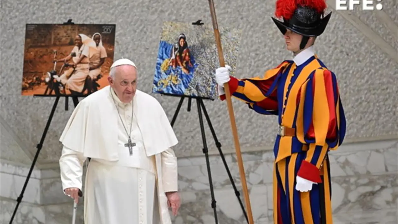 El papa Francisco este s&aacute;bado en el Vaticano. EFE / CLAUDIO PERI