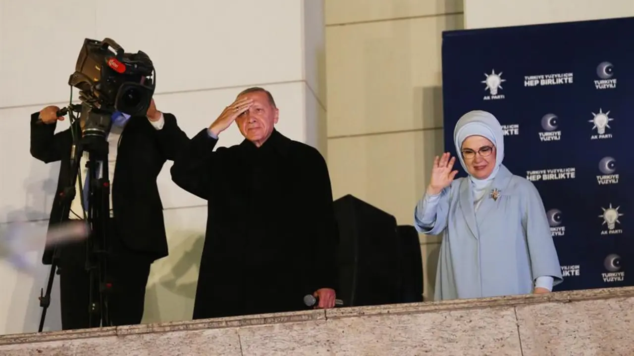 El presidente turco, Recep Tayyip Erdogan (c). EFE / Necati Savas