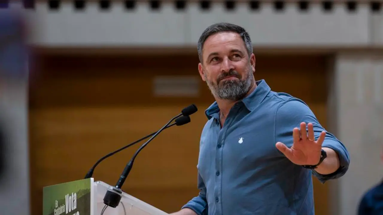 El presidente de Vox, Santiago Abascal, durante un mitin del partido. EFE / P. Puente Hoyos