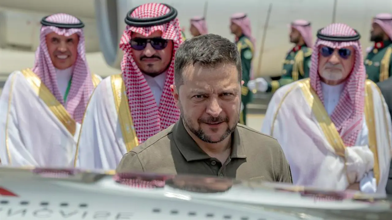 El presidente de Ucrania, Volod&iacute;mir Zelenski, a su llegada a la cumbre de la Liga &Aacute;rabe en Yeda. EFE / SAUDI PRESS AGENCY
