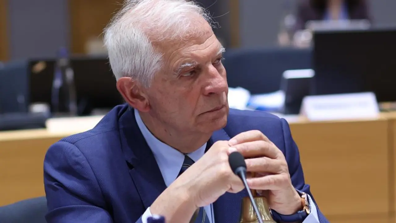 Josep Borrell durante una reuni&oacute;n de los ministros de Exteriores de la Uni&oacute;n Europea. / OLIVIER HOSLET