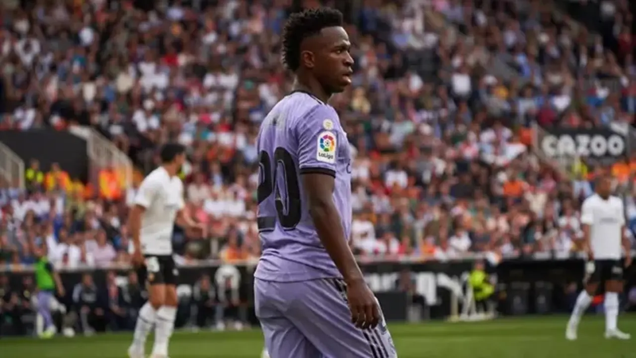 Imagen del jugador del Real Madrid Vinicius en el partido con el Valencia CF el pasado domingo en Mestalla.