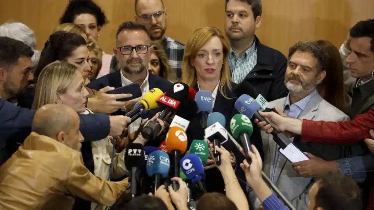 La alcaldesa de Maracena, Berta Linares atiende a los medios este viernes. E.P.