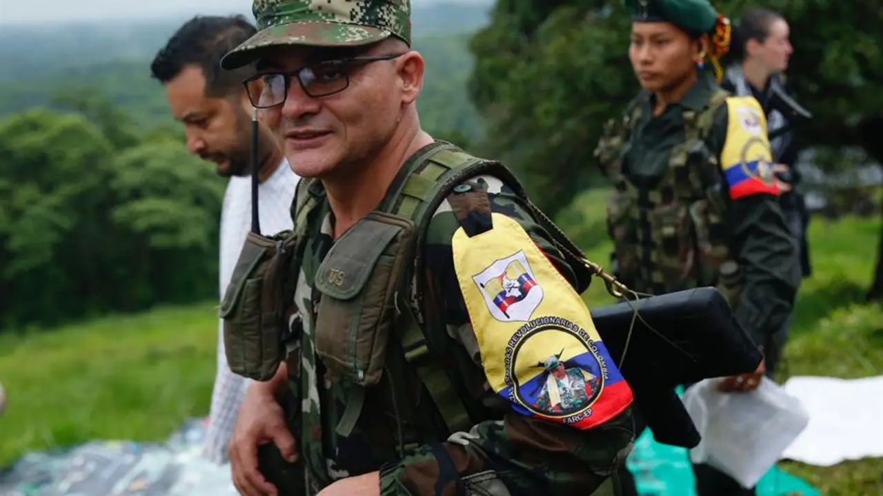 Alias "Iv&aacute;n Mordisco", comandante general de la disidencia de las FARC, en San Vicente del Cagu&aacute;n (Colombia). EFE / Ernesto Guzm&aacute;n
