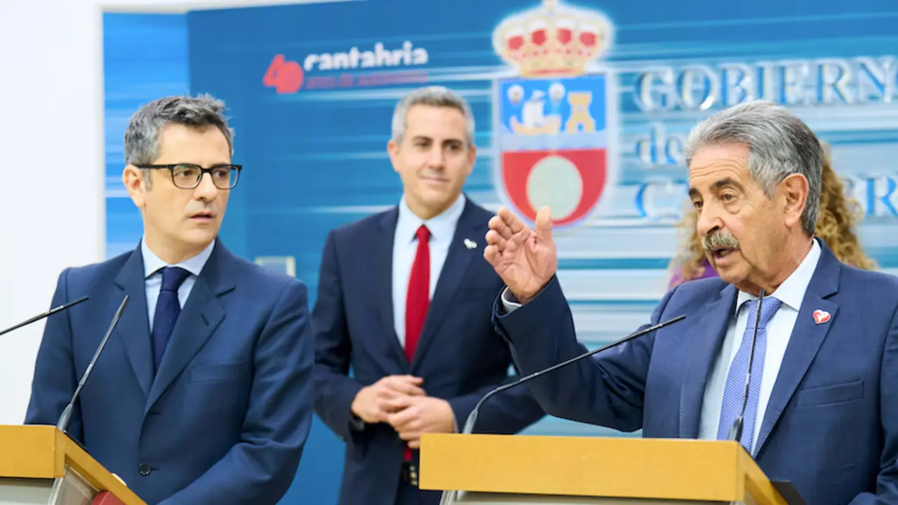 El presidente de Cantabria, Miguel &Aacute;ngel Revilla, Pablo Zuloaga y F&eacute;lix Bola&ntilde;os. Serrano Arce / Europa Press