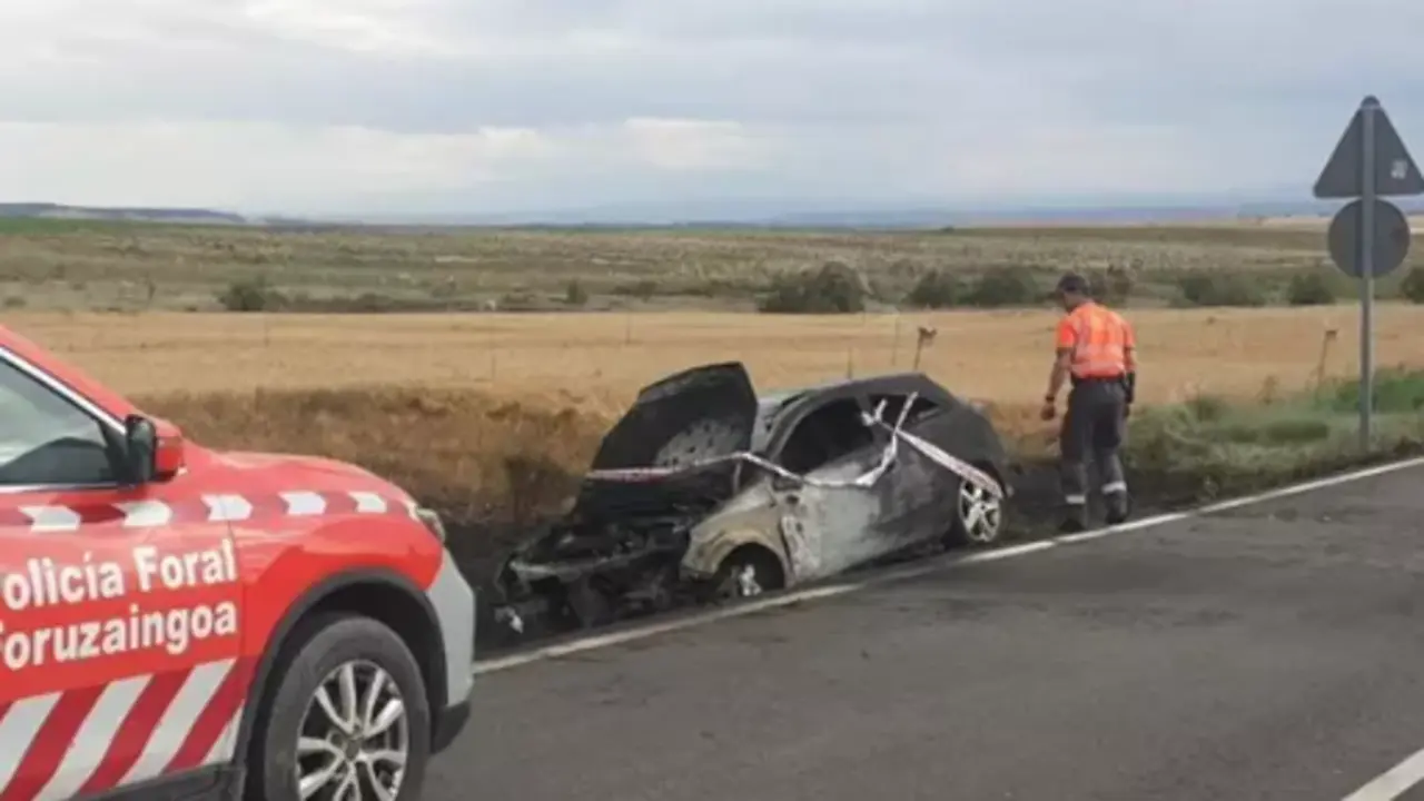Estado del veh&iacute;culo accidentado. / POLIC&Iacute;A FORAL