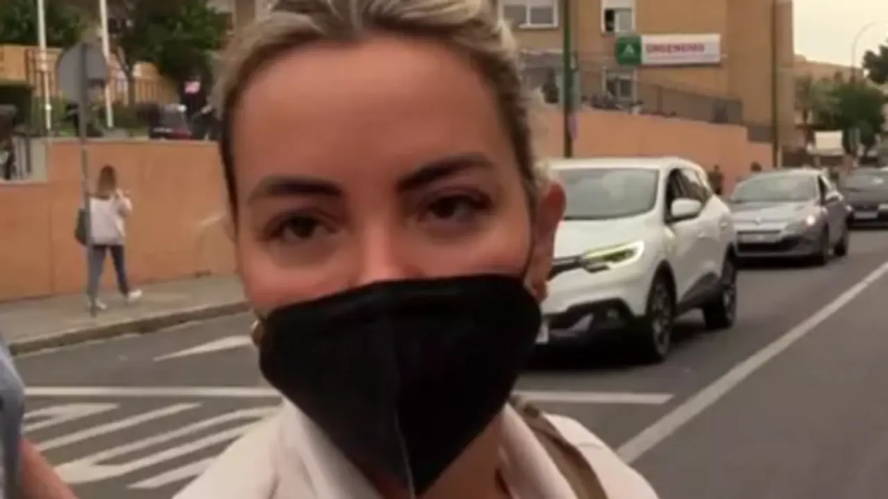La novia del futbolista Alba Silva, en declaraciones a la prensa. / EP