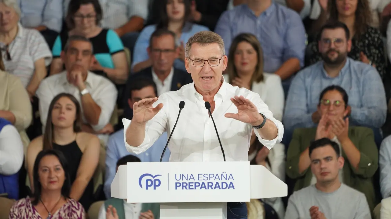 El l&iacute;der del PP, Alberto N&uacute;&ntilde;ez Feij&oacute;o, participa en la Junta Directiva del PPdeG para reconocer la labor del 28M. EP / &Aacute;lvaro Ballesteros