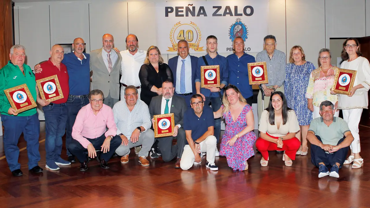 Comida de la pe&ntilde;a Zalo con motivo de su cuadrag&eacute;simo aniversario. / RRC
