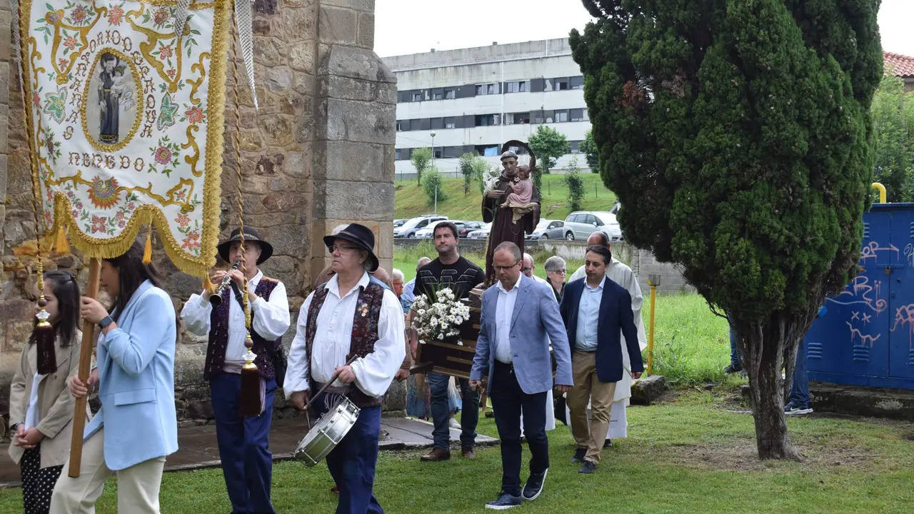 Fiestas de San Antonio, en Renedo. / AP
