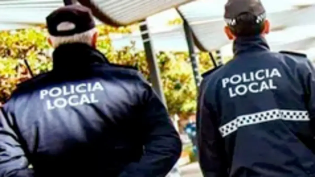 Agentes de la Polic&iacute;a Local. / PL