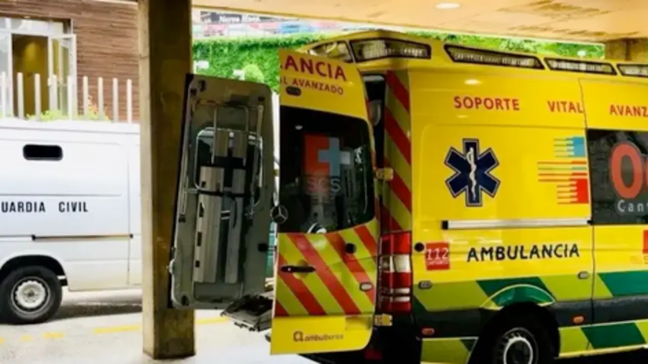 Ambulancia del 061 Cantabria. / SCS