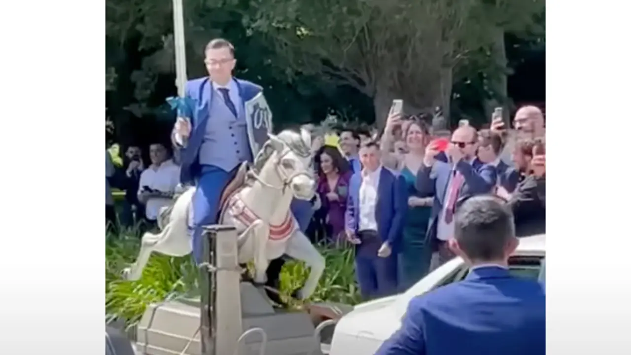 c&aacute;ntabro boda caballito de tiovivo