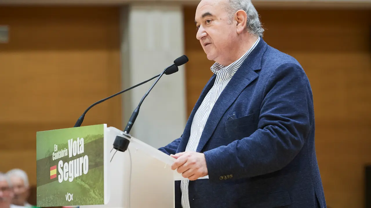 El actual presidente de Vox en Cantabria y concejal electo en el Ayuntamiento de Santander, Emilio del Valle. / C&eacute;sar Ortiz