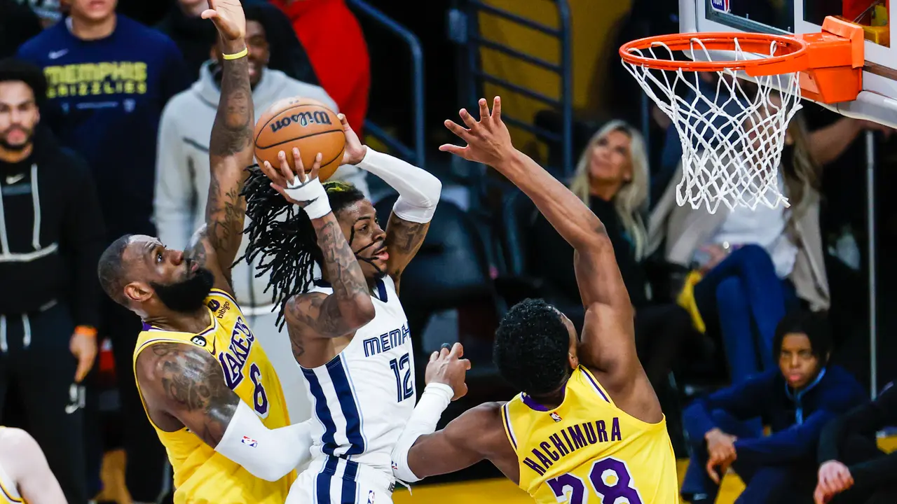 El escolta de los Memphis Grizzlies Ja Morant, en el centro de la imagen. /  Ringo Chiu