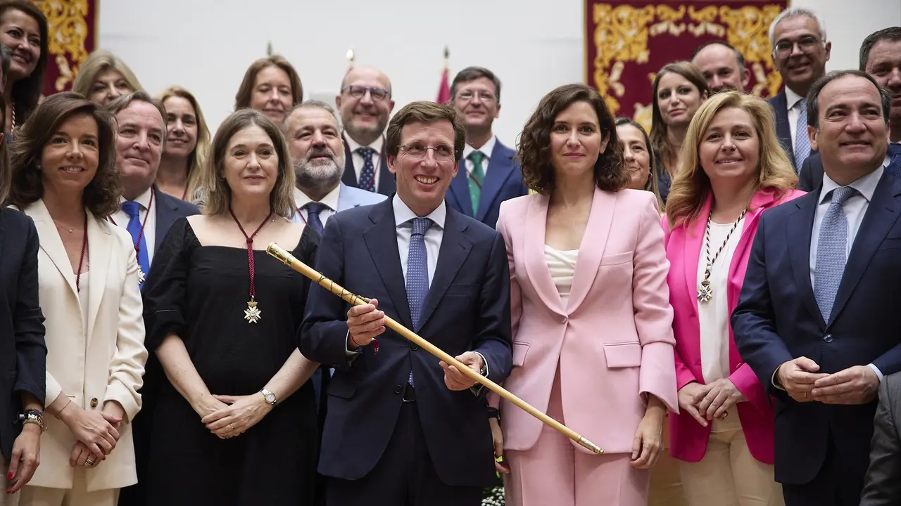 El alcalde de Madrid, Jos&eacute; Luis Mart&iacute;nez-Almeida (PP) y la Presidenta de la Comunidad de Madrid, Isabel D&iacute;az Ayuso. EP / Jes&uacute;s Hell&iacute;n