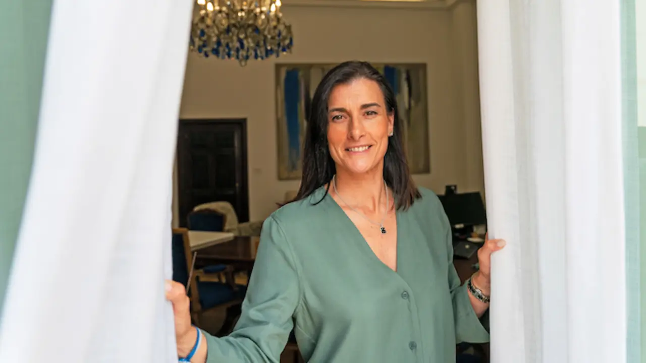 SANTANDER, 19/06/2023.- La alcaldesa de Santander, Gema Igual (PP), afronta un nuevo mandato con mayor&iacute;a absoluta y el objetivo de cambiar la ciudad "por dentro y por fuera" con proyectos transformadores que har&aacute;n que, en cuatro a&ntilde;os, tenga "otra posici&oacute;n a nivel nacional e internacional", asegura. EFE/ROM&Aacute;N G. AGUILERA
