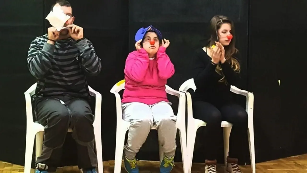 Obra de la Escuela de Circo y Teatro F&iacute;sico de Torrelavega. / EP