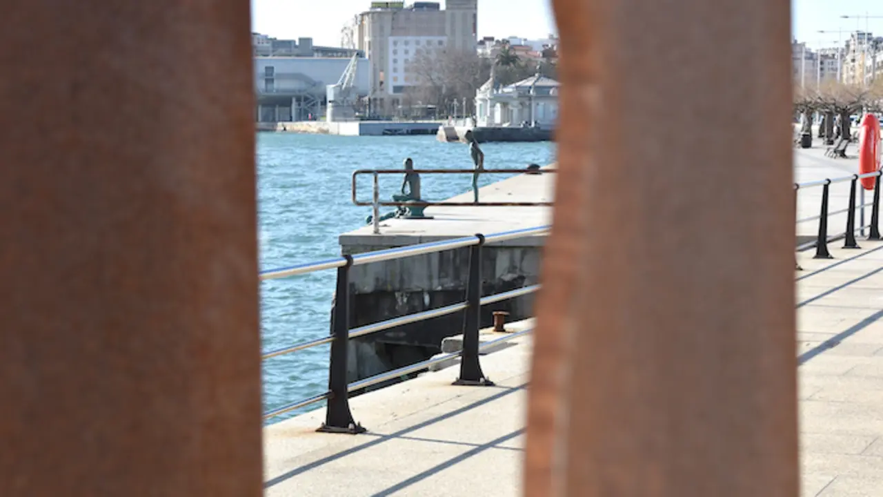 Instant&aacute;nea de la bah&iacute;a de Santander. / LVC