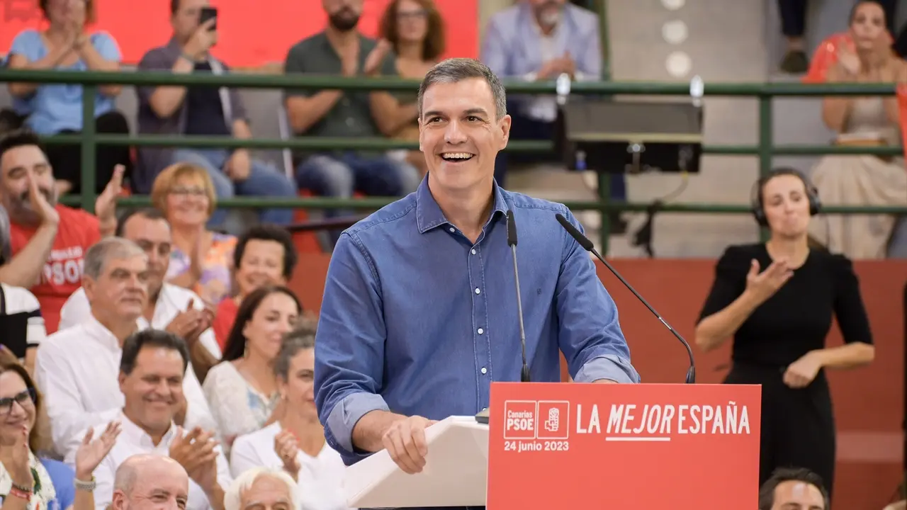 El secretario general del PSOE y presidente del Gobierno de Espa&ntilde;a, Pedro S&aacute;nchez, interviene durante un mitin preelectoral. EP