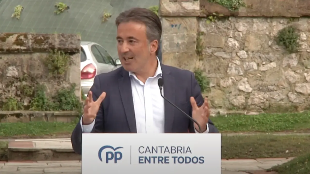 El alcalde de Camargo Diego Movell&aacute;n.