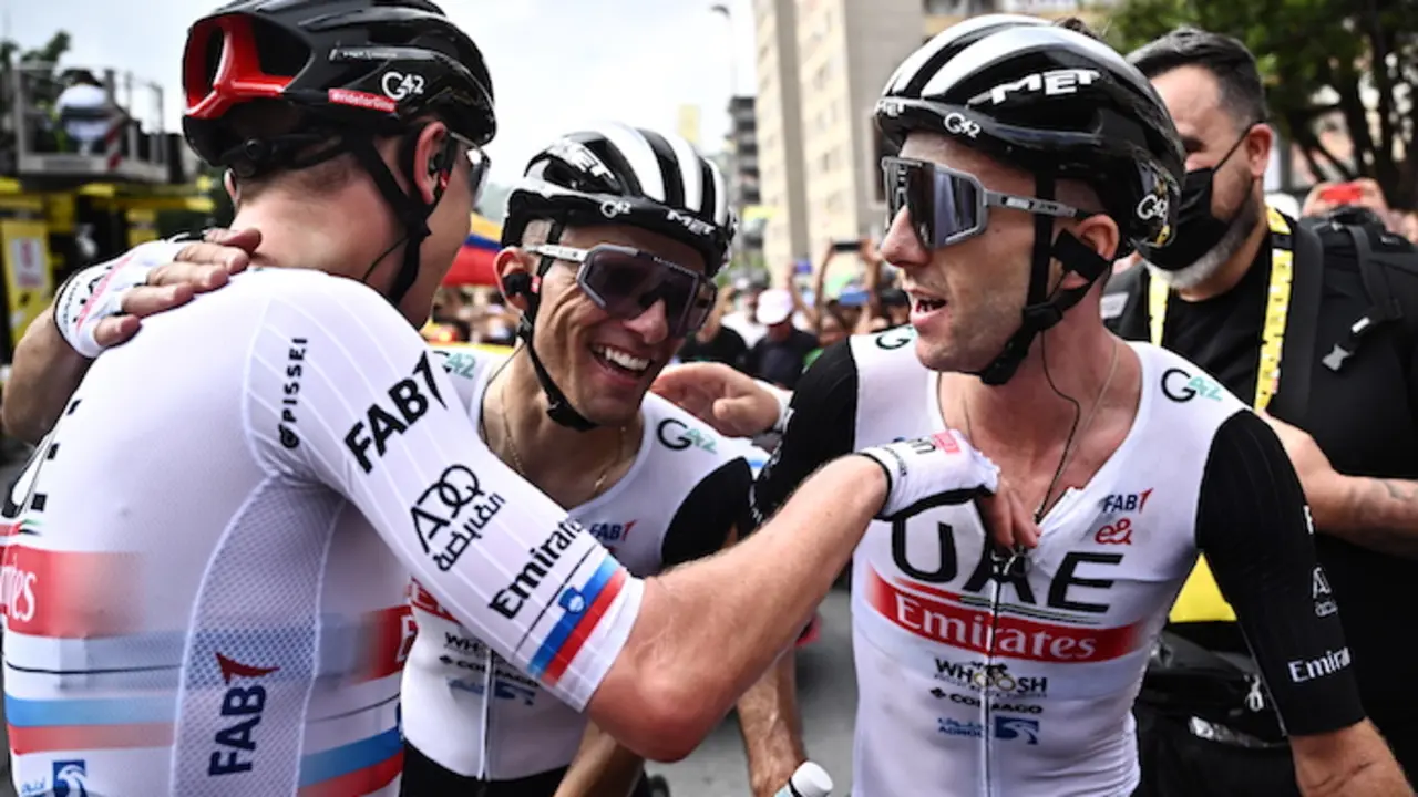 Ciclistas en la etapa bilba&iacute;na del Tour de Francia. / MARCO BERTORELLO