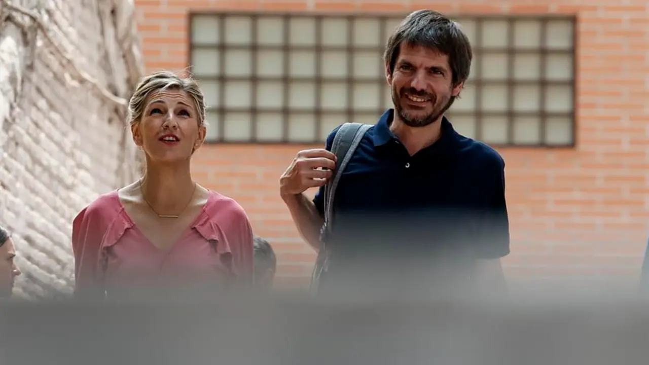 La l&iacute;der de Sumar, Yolanda D&iacute;az, y el portavoz Ernest Urtasun. / Sergio P&eacute;rez