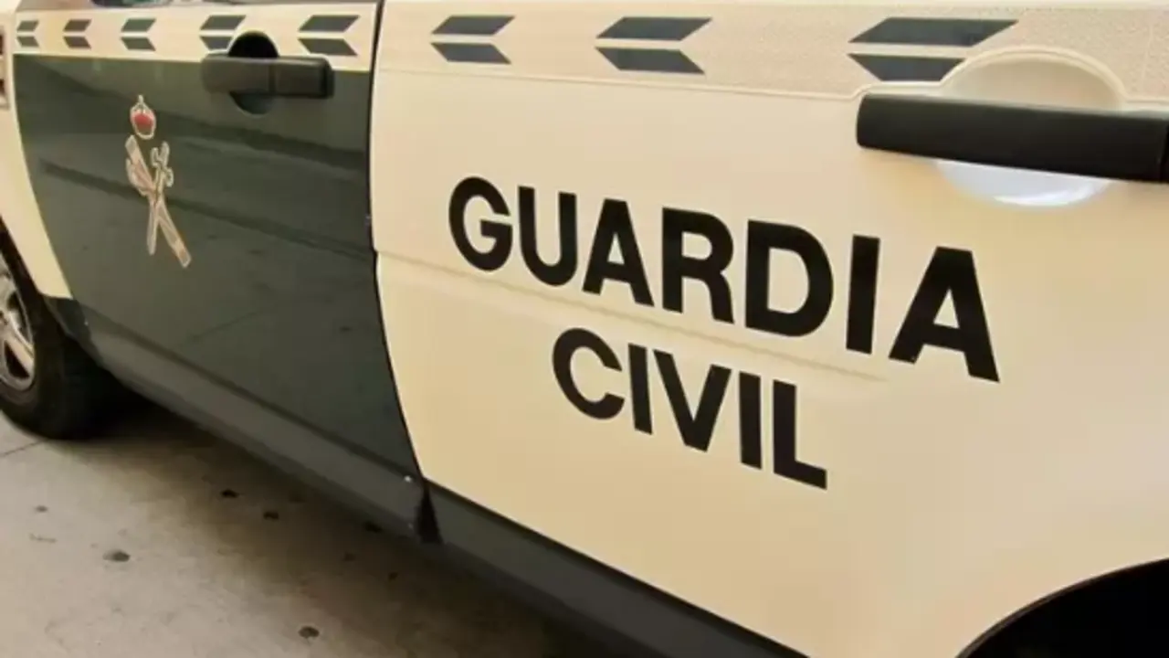 Veh&iacute;culo de la Guardia Civil. / GC