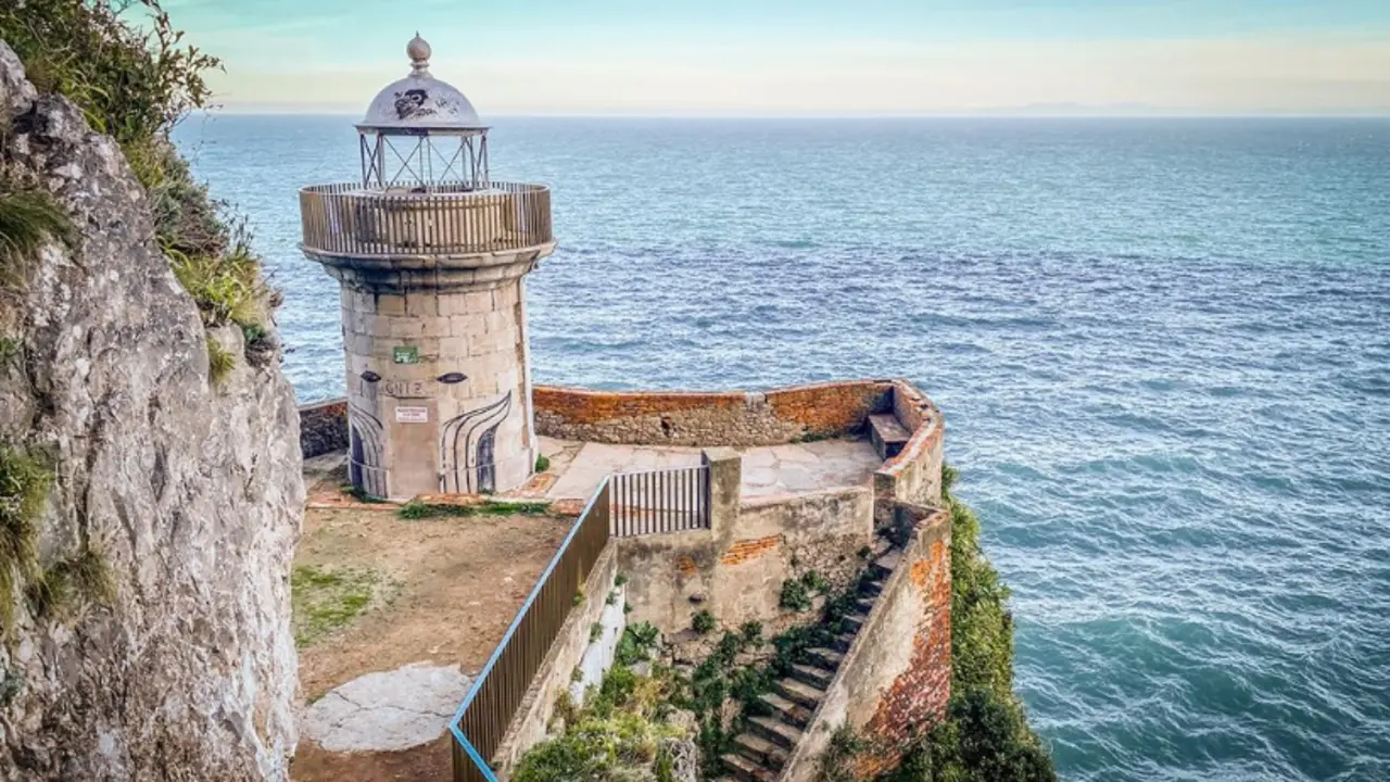 El faro del Caballo de Santo&ntilde;a, Cantabria. / A.E.